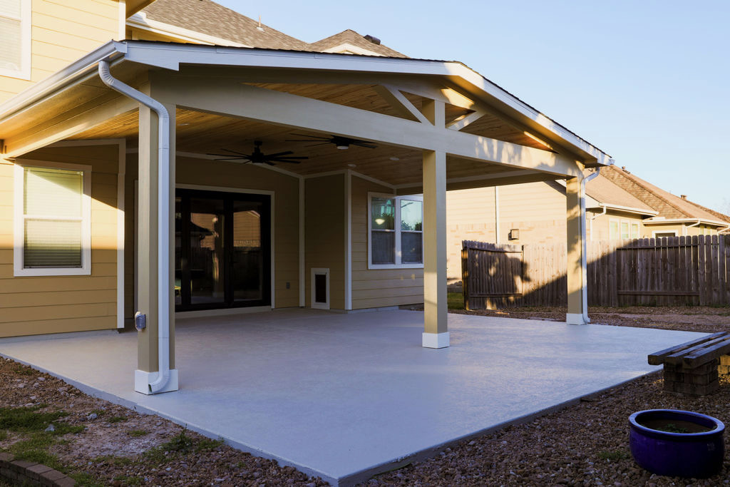 Covered backyard patio built by EC Builders